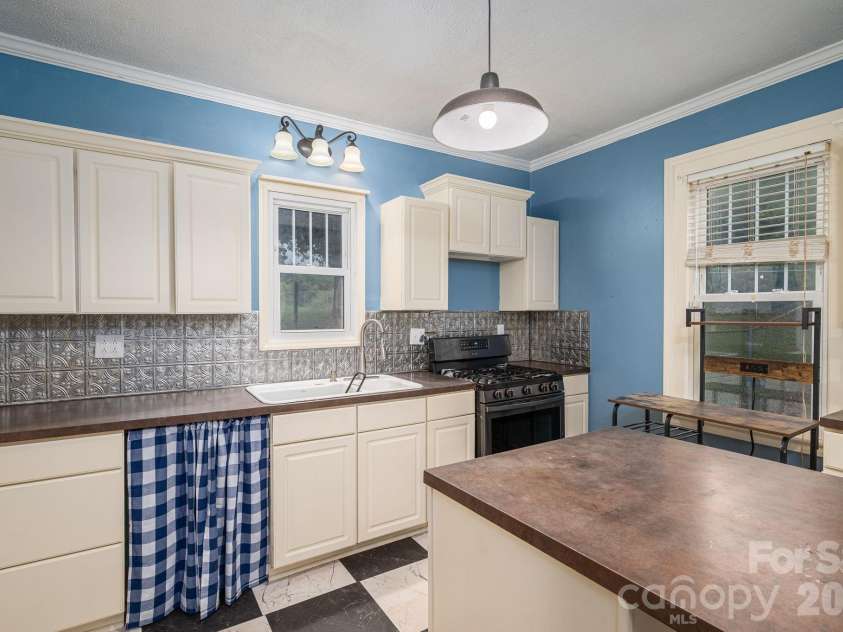 1143 Stagecoach Trail, Lawndale, NC 28090.  MLS# CAR4386296, YatesRealty ID 27469. Kitchen