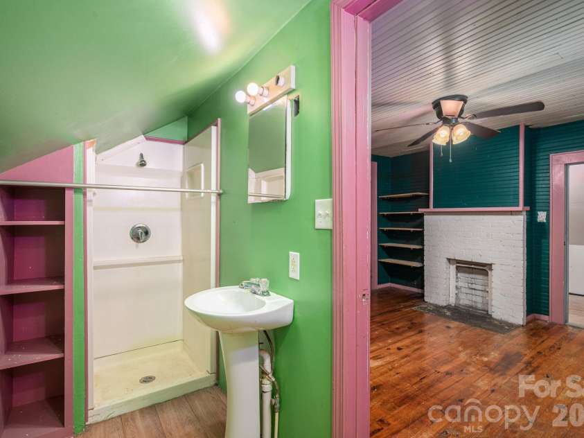 1143 Stagecoach Trail, Lawndale, NC 28090.  MLS# CAR4386296, YatesRealty ID 27469. Primary Bath