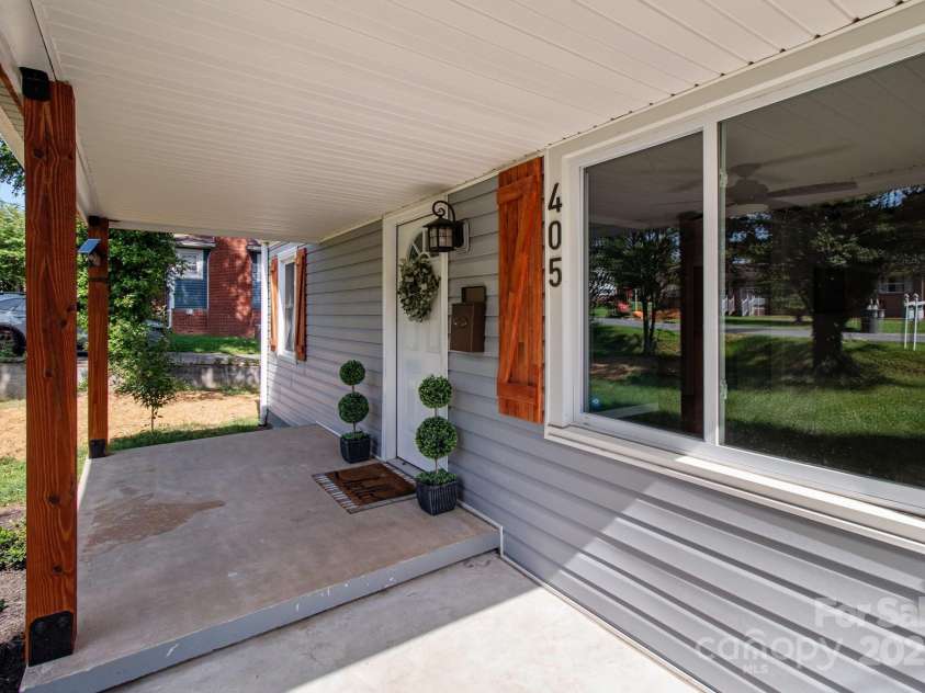 405 18th Street, Kannapolis, NC 28083.  MLS# CAR4268275, YatesRealty ID 27469. 