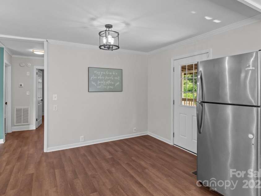 405 18th Street, Kannapolis, NC 28083.  MLS# CAR4268275, YatesRealty ID 27469. 