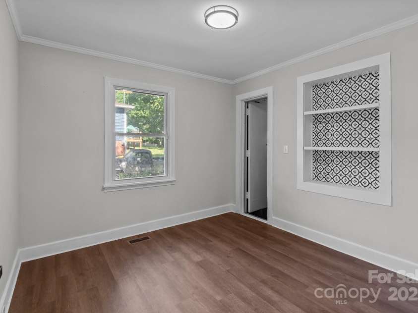 405 18th Street, Kannapolis, NC 28083.  MLS# CAR4268275, YatesRealty ID 27469. 