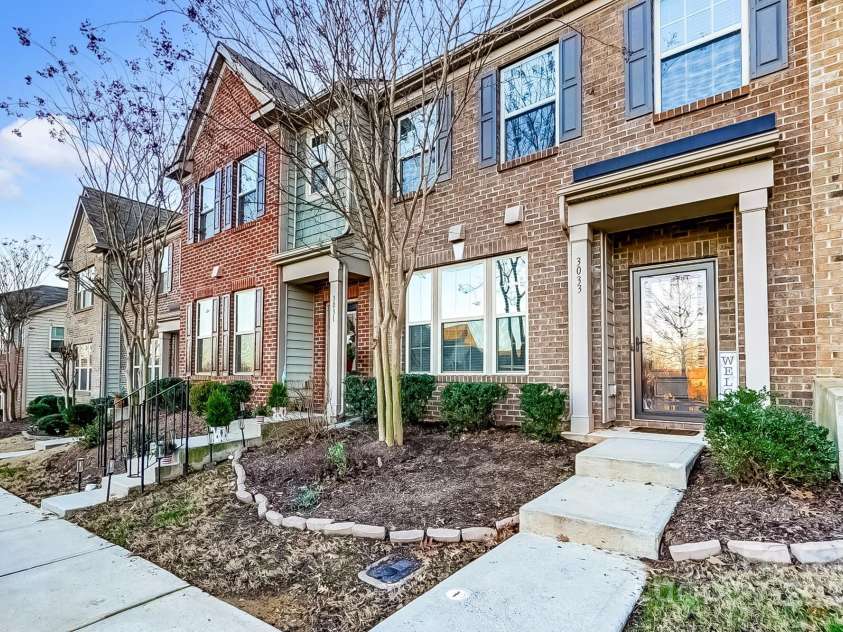 3033 Honeylocust Lane, Fort Mill, SC 29707.  MLS# CAR4214279, YatesRealty ID 2747. 3033 Honeylocust