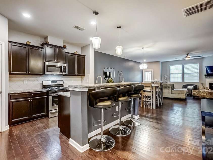3033 Honeylocust Lane, Fort Mill, SC 29707.  MLS# CAR4214279, YatesRealty ID 2747. Spacious Open Concept