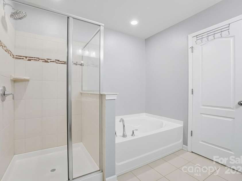 3033 Honeylocust Lane, Fort Mill, SC 29707.  MLS# CAR4305940, YatesRealty ID 2747. 