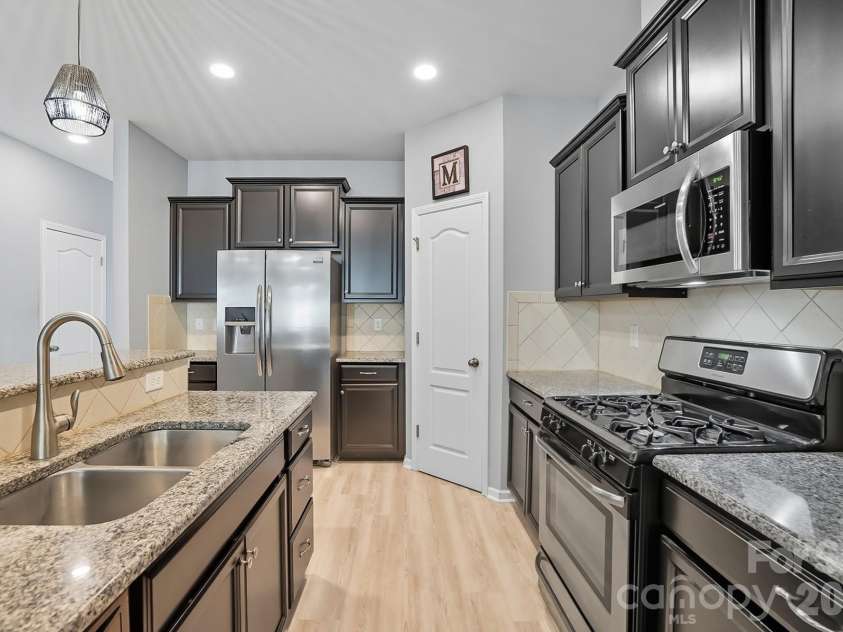 3033 Honeylocust Lane, Fort Mill, SC 29707.  MLS# CAR4305940, YatesRealty ID 2747. 