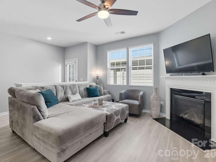 3033 Honeylocust Lane, Fort Mill, SC 29707.  MLS# CAR4305940, YatesRealty ID 2747. 