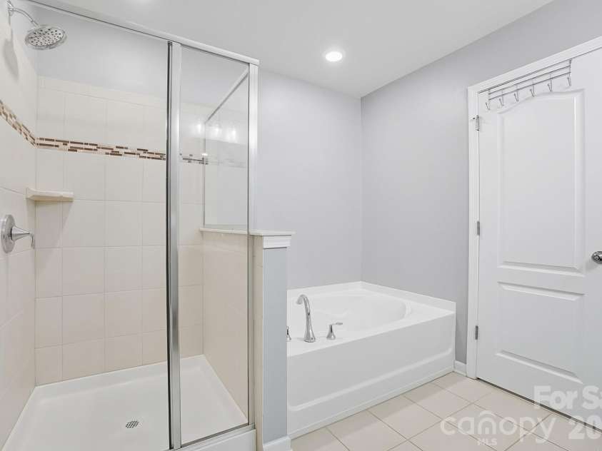 3033 Honeylocust Lane, Fort Mill, SC 29707.  MLS# CAR4305940, YatesRealty ID 2747. 