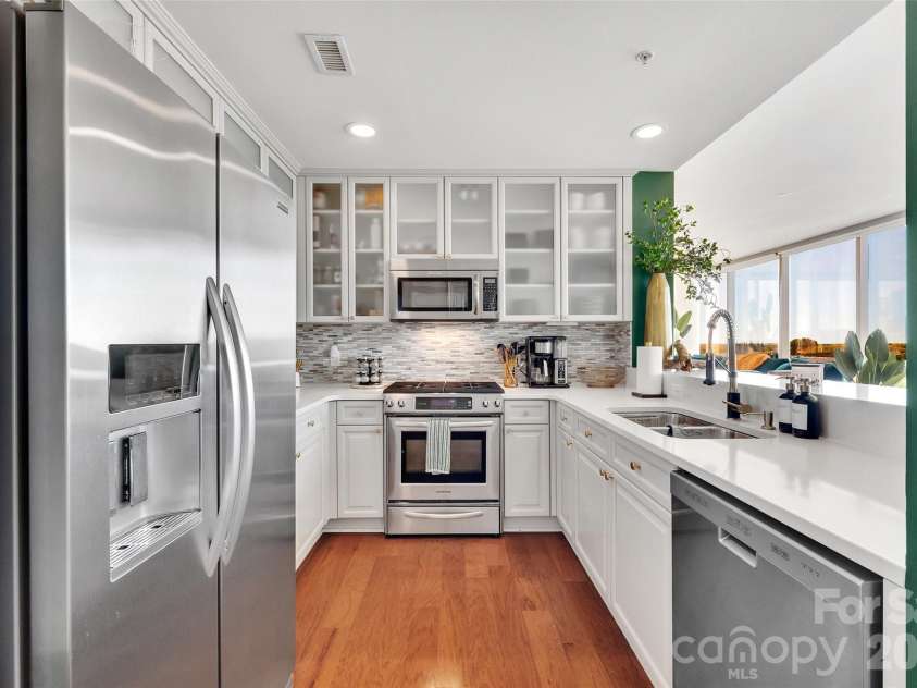 315 Arlington Avenue, Charlotte, NC 28203.  MLS# CAR4333169, YatesRealty ID 2747. 