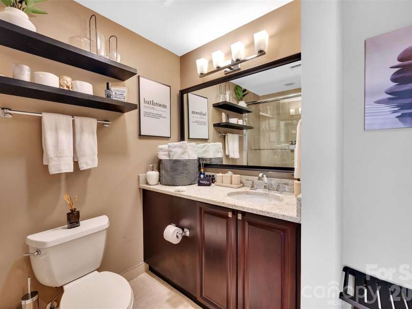 315 Arlington Avenue, Charlotte, NC 28203.  MLS# CAR4333169, YatesRealty ID 2747. 