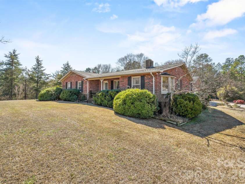 6330 Richburg Road, Great Falls, SC 29055.  MLS# CAR4350221, YatesRealty ID 2747. 