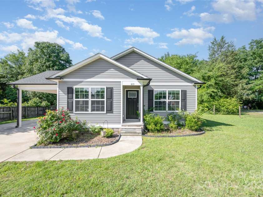 613 Gold Hill Drive, Salisbury, NC 28146.  MLS# CAR4269308, YatesRealty ID 27470. 