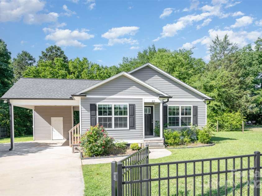 613 Gold Hill Drive, Salisbury, NC 28146.  MLS# CAR4269308, YatesRealty ID 27470. 