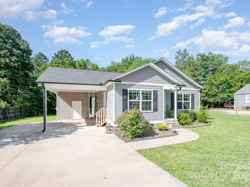 613 Gold Hill Drive, Salisbury, NC 28146.  MLS# CAR4269308, YatesRealty ID 27470. 