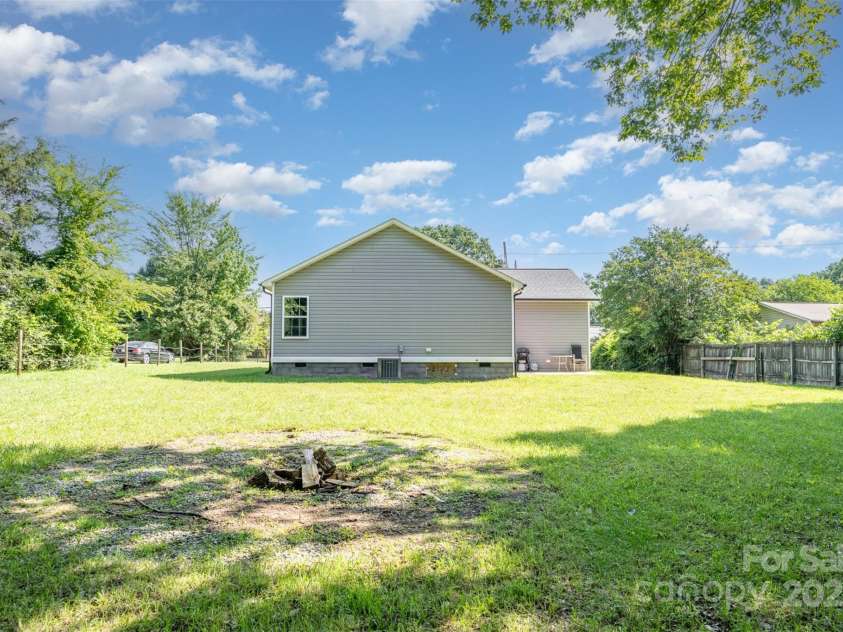 613 Gold Hill Drive, Salisbury, NC 28146.  MLS# CAR4269308, YatesRealty ID 27470. 