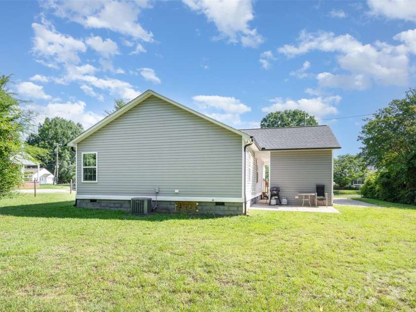 613 Gold Hill Drive, Salisbury, NC 28146.  MLS# CAR4269308, YatesRealty ID 27470. 