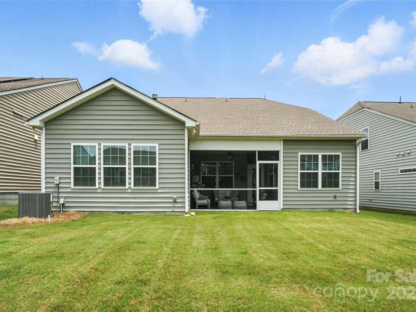 10120 Berkeley Castle Drive, Charlotte, NC 28273.  MLS# CAR4273546, YatesRealty ID 27472. 