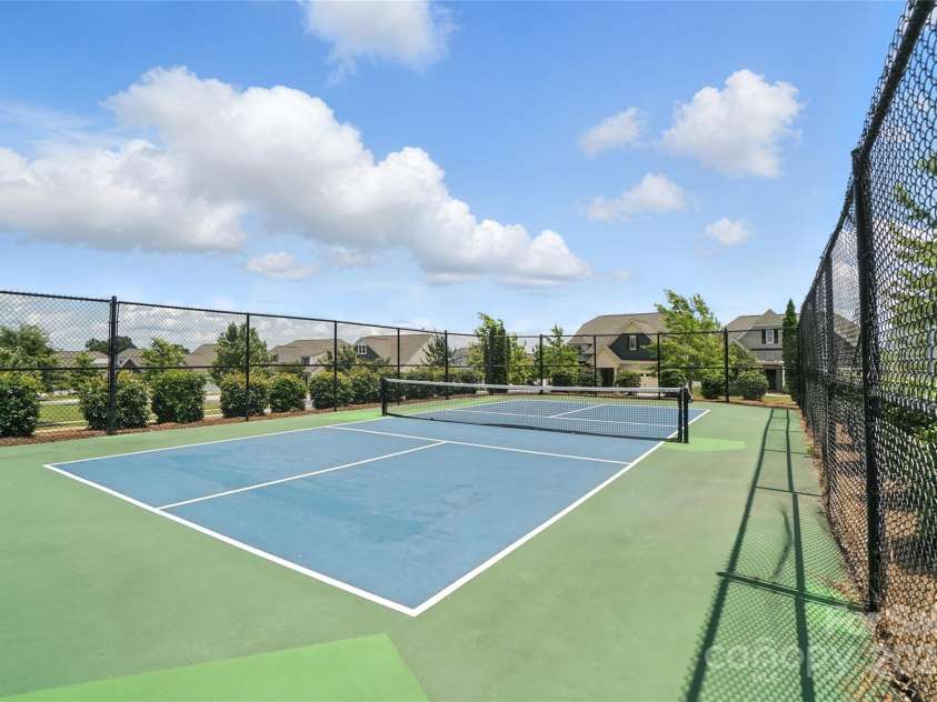 10120 Berkeley Castle Drive, Charlotte, NC 28273.  MLS# CAR4273546, YatesRealty ID 27472. 