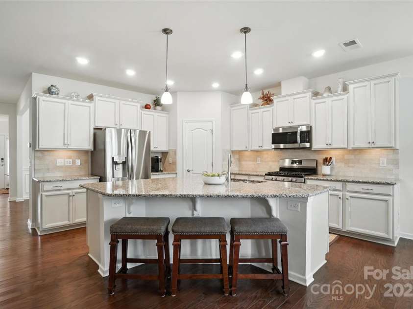 10120 Berkeley Castle Drive, Charlotte, NC 28273.  MLS# CAR4273546, YatesRealty ID 27472. 