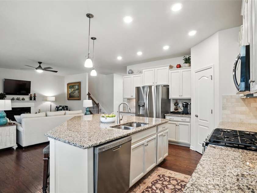 10120 Berkeley Castle Drive, Charlotte, NC 28273.  MLS# CAR4273546, YatesRealty ID 27472. 
