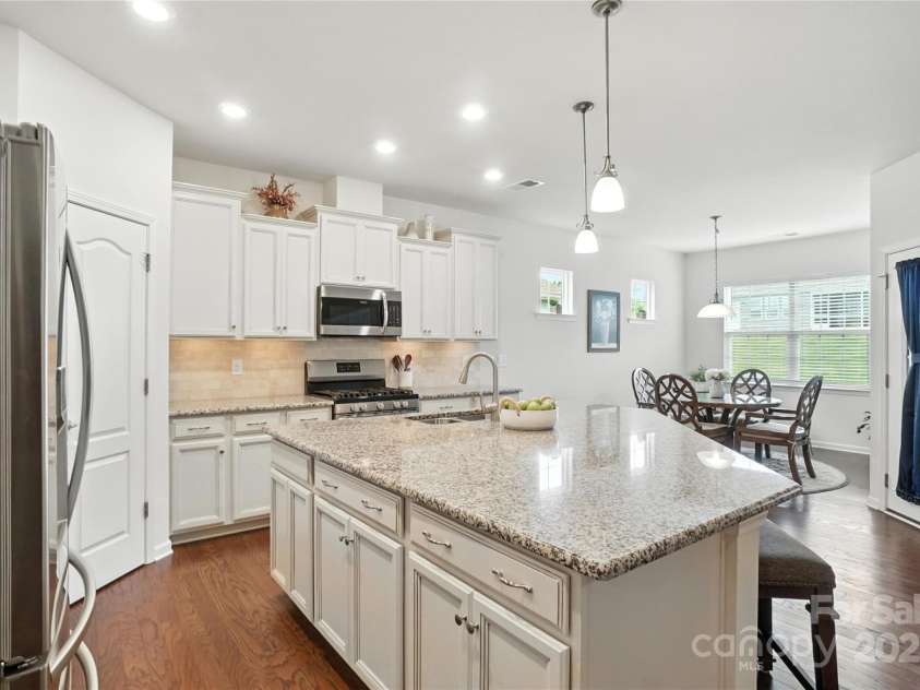 10120 Berkeley Castle Drive, Charlotte, NC 28273.  MLS# CAR4273546, YatesRealty ID 27472. 