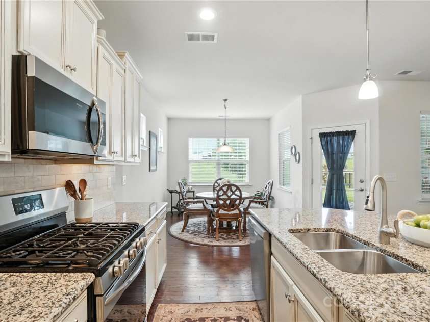 10120 Berkeley Castle Drive, Charlotte, NC 28273.  MLS# CAR4273546, YatesRealty ID 27472. 