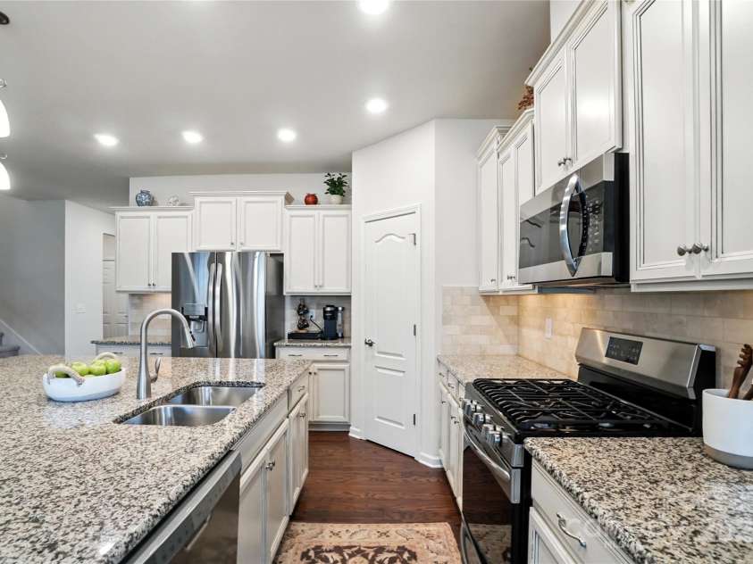 10120 Berkeley Castle Drive, Charlotte, NC 28273.  MLS# CAR4273546, YatesRealty ID 27472. 