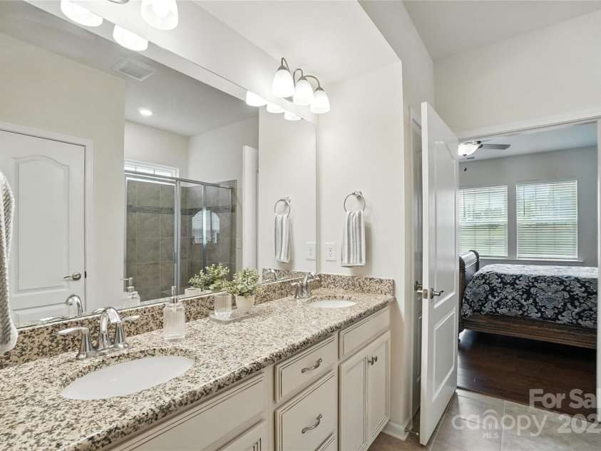 10120 Berkeley Castle Drive, Charlotte, NC 28273.  MLS# CAR4273546, YatesRealty ID 27472. 