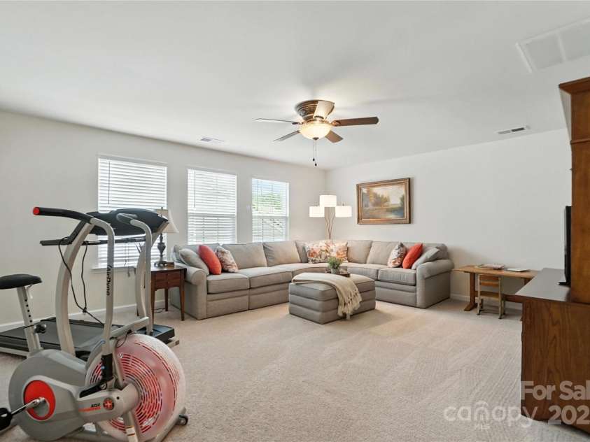 10120 Berkeley Castle Drive, Charlotte, NC 28273.  MLS# CAR4273546, YatesRealty ID 27472. 