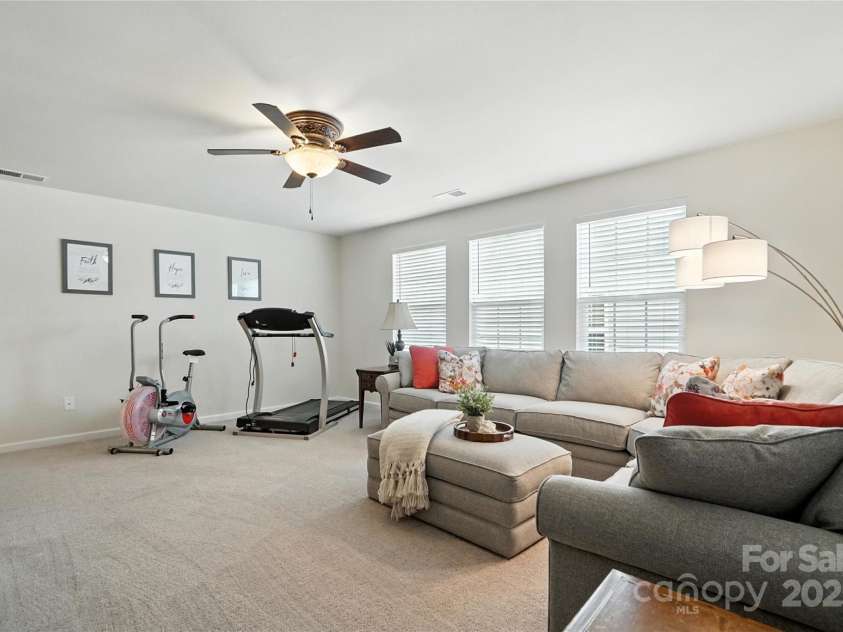 10120 Berkeley Castle Drive, Charlotte, NC 28273.  MLS# CAR4273546, YatesRealty ID 27472. 