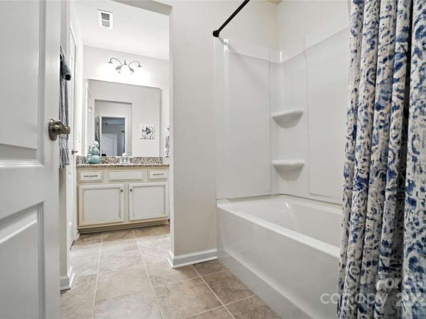 10120 Berkeley Castle Drive, Charlotte, NC 28273.  MLS# CAR4273546, YatesRealty ID 27472. 