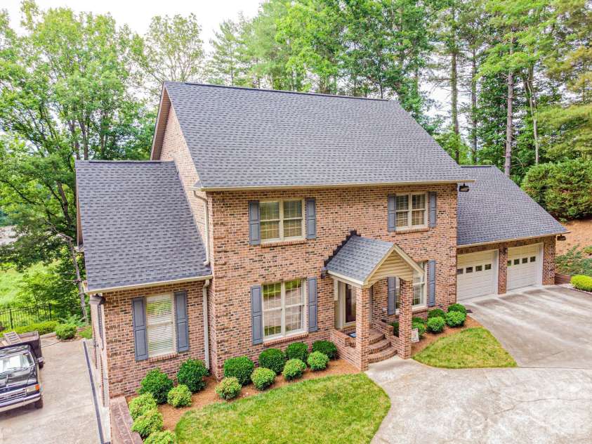 236 Robinwood Circle, Lenoir, NC 28645.  MLS# CAR4387573, YatesRealty ID 27472. 