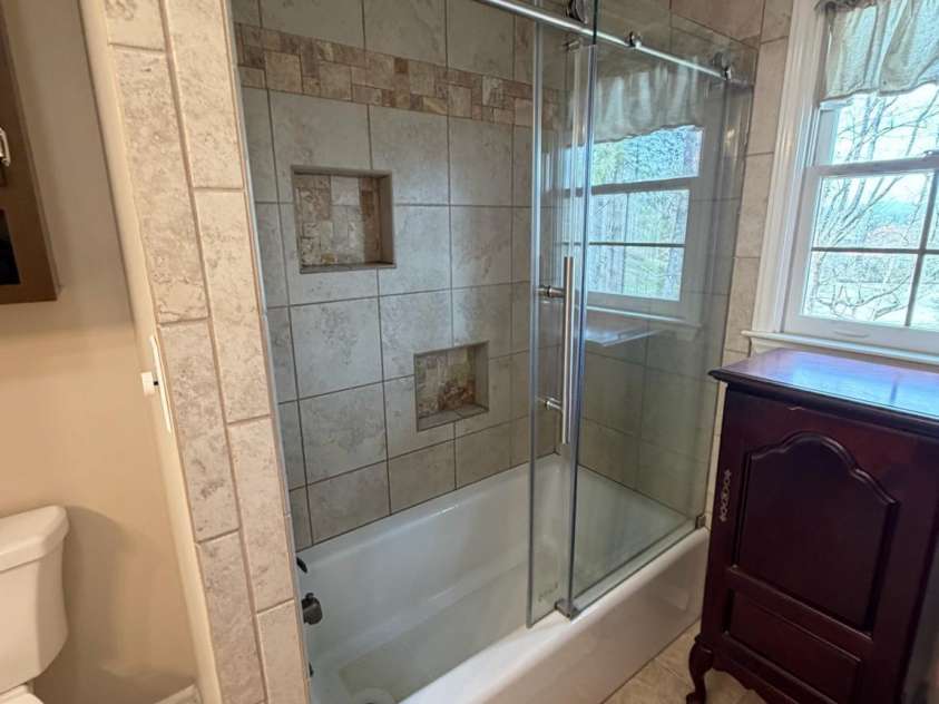 236 Robinwood Circle, Lenoir, NC 28645.  MLS# CAR4387573, YatesRealty ID 27472. 