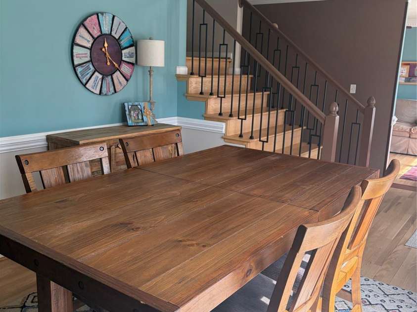 236 Robinwood Circle, Lenoir, NC 28645.  MLS# CAR4387573, YatesRealty ID 27472. Dining area!