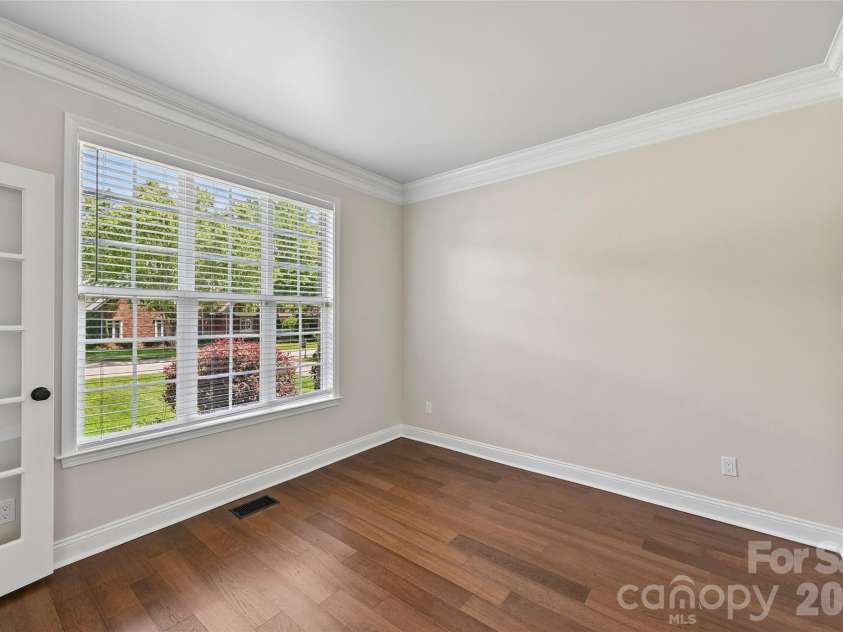 2825 Chip Shot Drive, Matthews, NC 28104.  MLS# CAR4388155, YatesRealty ID 27473. 