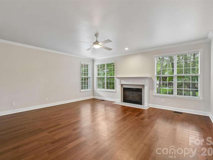 2825 Chip Shot Drive, Matthews, NC 28104.  MLS# CAR4388155, YatesRealty ID 27473. 