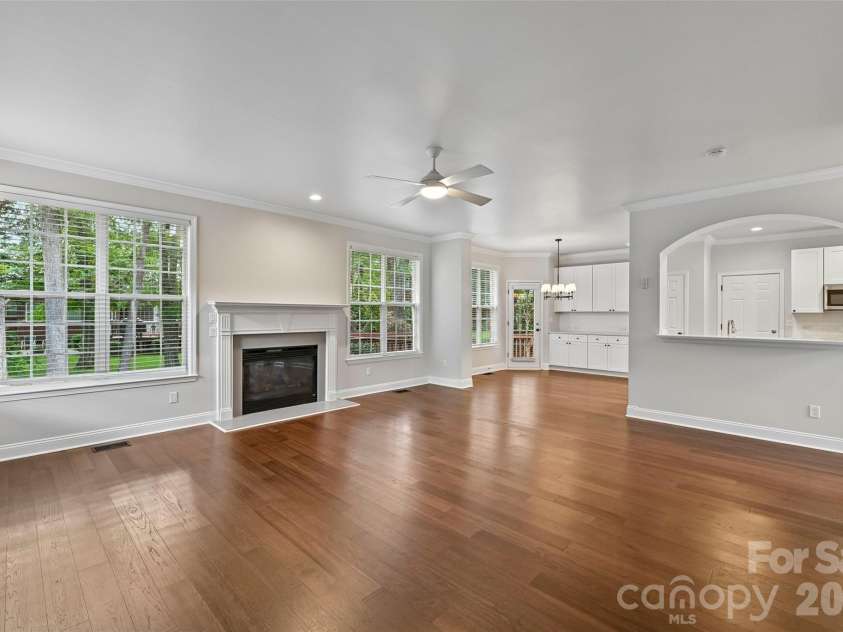 2825 Chip Shot Drive, Matthews, NC 28104.  MLS# CAR4388155, YatesRealty ID 27473. 