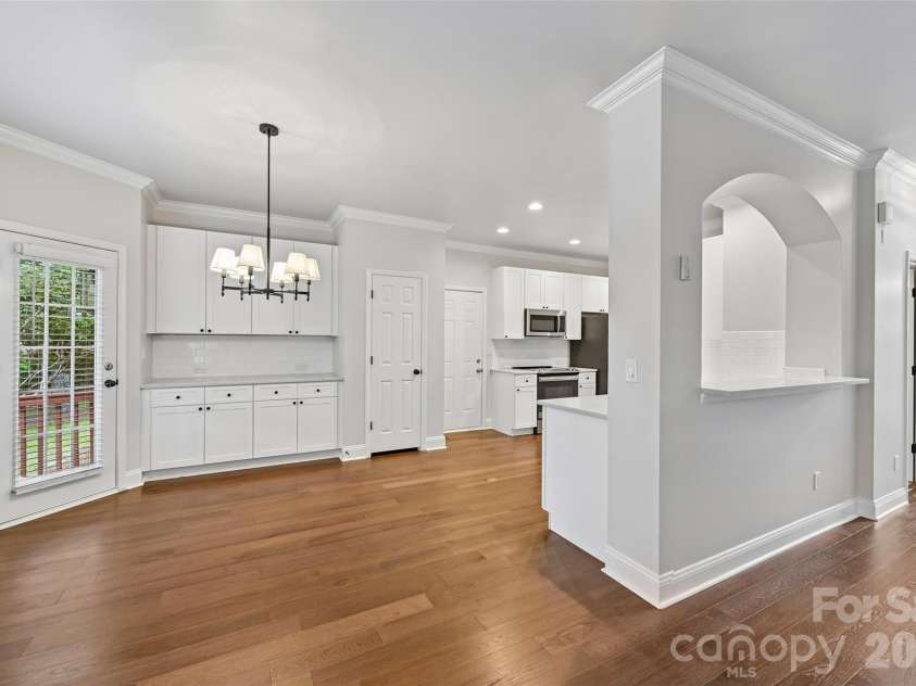 2825 Chip Shot Drive, Matthews, NC 28104.  MLS# CAR4388155, YatesRealty ID 27473. 