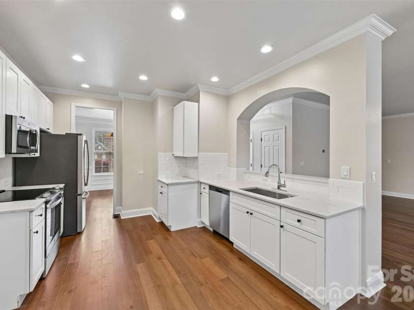 2825 Chip Shot Drive, Matthews, NC 28104.  MLS# CAR4388155, YatesRealty ID 27473. 