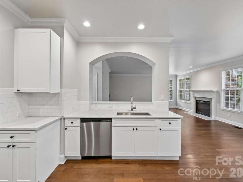 2825 Chip Shot Drive, Matthews, NC 28104.  MLS# CAR4388155, YatesRealty ID 27473. 