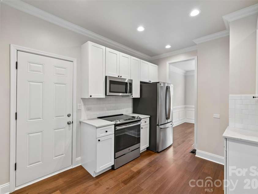 2825 Chip Shot Drive, Matthews, NC 28104.  MLS# CAR4388155, YatesRealty ID 27473. 