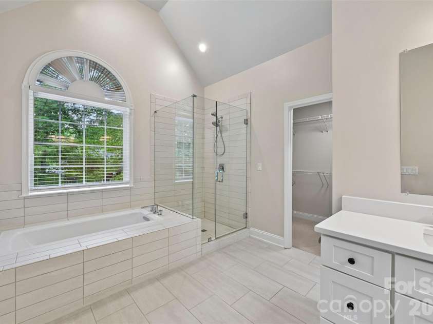 2825 Chip Shot Drive, Matthews, NC 28104.  MLS# CAR4388155, YatesRealty ID 27473. 