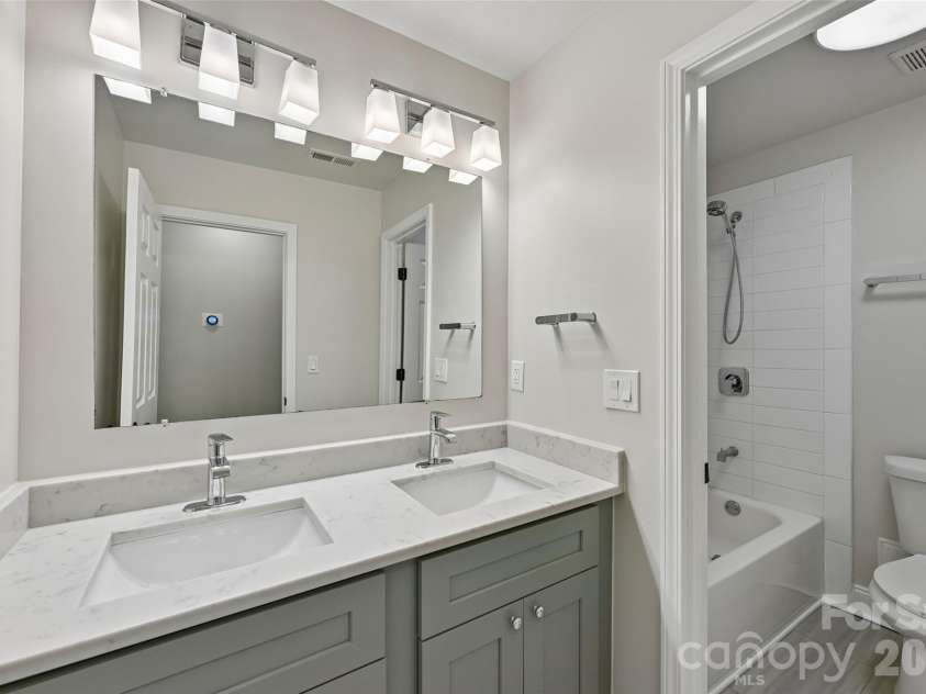 2825 Chip Shot Drive, Matthews, NC 28104.  MLS# CAR4388155, YatesRealty ID 27473. 