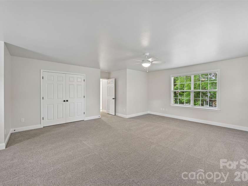 2825 Chip Shot Drive, Matthews, NC 28104.  MLS# CAR4388155, YatesRealty ID 27473. 
