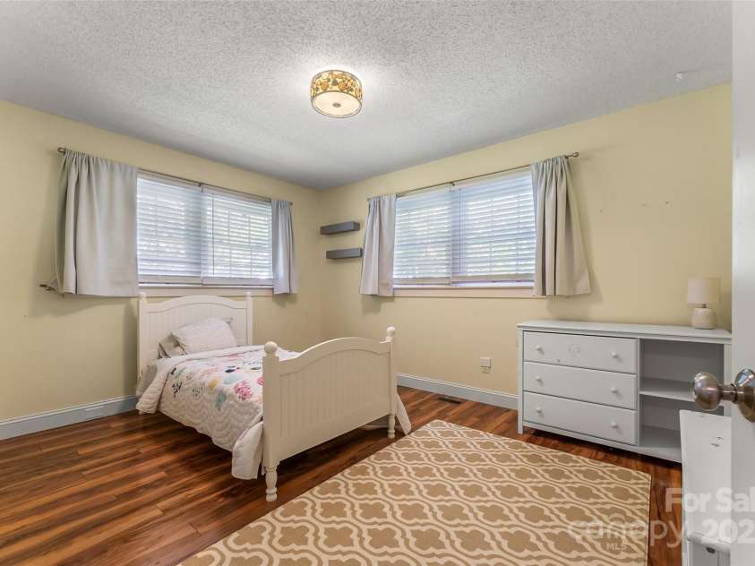 4 Northview Lane, Weaverville, NC 28787.  MLS# CAR4278075, YatesRealty ID 27473. 2nd Bedroom