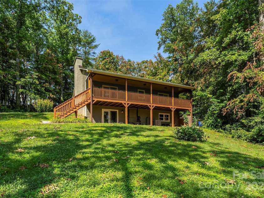 4 Northview Lane, Weaverville, NC 28787.  MLS# CAR4278075, YatesRealty ID 27473. 