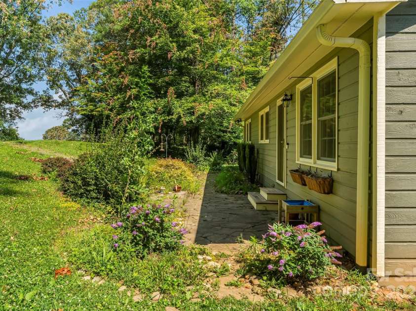 4 Northview Lane, Weaverville, NC 28787.  MLS# CAR4278075, YatesRealty ID 27473. 