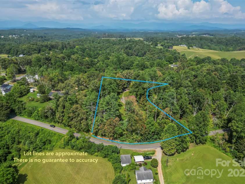 4 Northview Lane, Weaverville, NC 28787.  MLS# CAR4278075, YatesRealty ID 27473. 