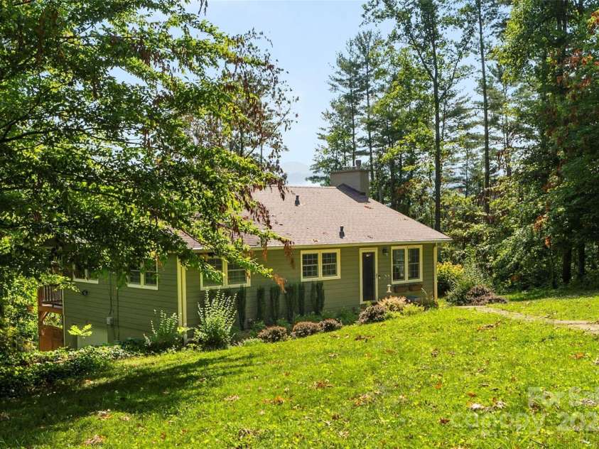 4 Northview Lane, Weaverville, NC 28787.  MLS# CAR4278075, YatesRealty ID 27473. 