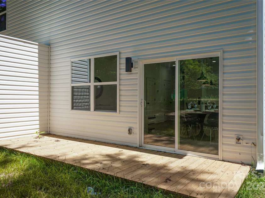 3218 Sam Wilson Road, Charlotte, NC 28214.  MLS# CAR4283091, YatesRealty ID 27474. 