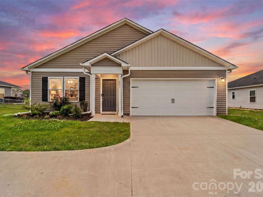 857 Oak Ridge Road, Gaffney, SC 29341.  MLS# CAR4386220, YatesRealty ID 27474. 